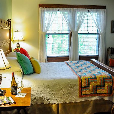 The White Oak Inn Zuck Екстериор снимка