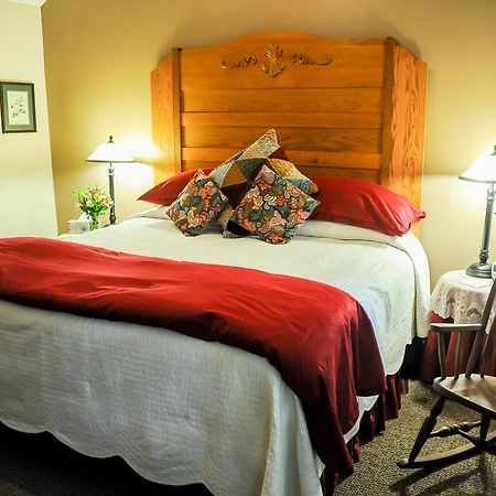 The White Oak Inn Zuck Екстериор снимка