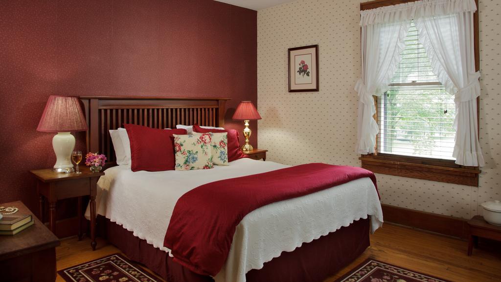 The White Oak Inn Zuck Екстериор снимка